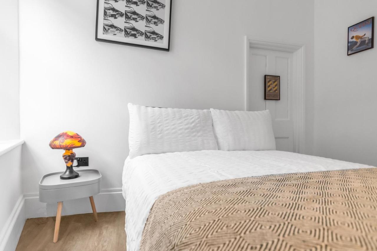 Apartment Seven Space Nadler