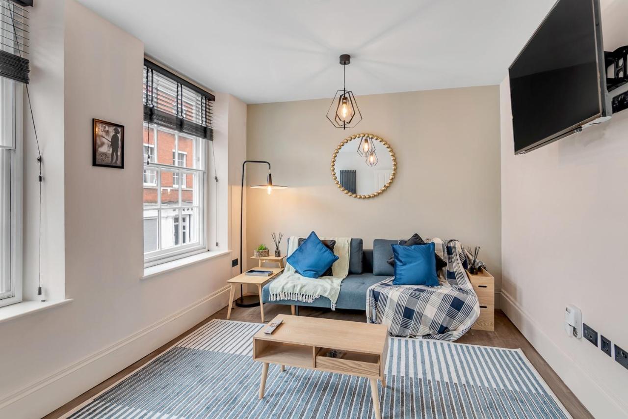 Apartment Seven Space Nadler